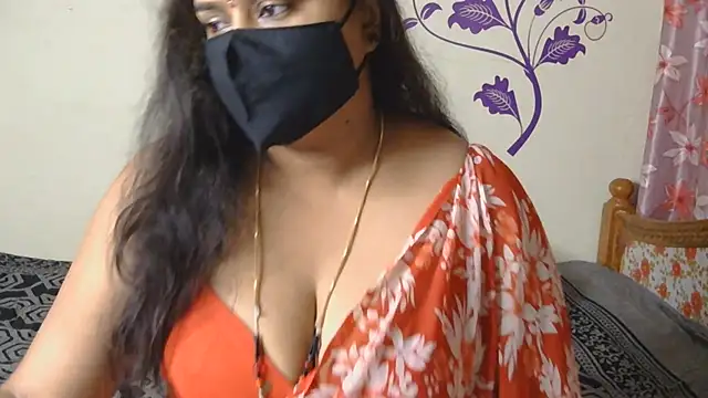 Snapshot of Love_4Sex chatting on July 23, 5:49 am Love 4Sex online show from July 23, 5:49 am