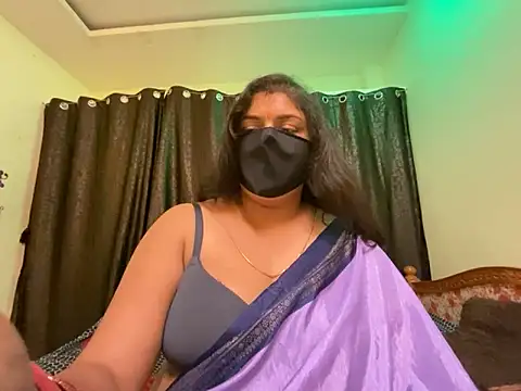 Snapshot of Love_4Sex chatting on February 21, 9:24 am Love 4Sex online show from February 21, 9:24 am