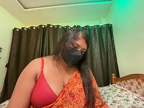 Snapshot of Love_4Sex chatting on February 19, 9:50 am Love 4Sex online show from February 19, 9:50 am