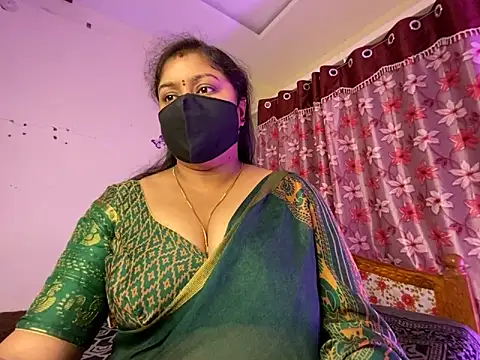 Love 4Sex online show from May 18, 1:28 am