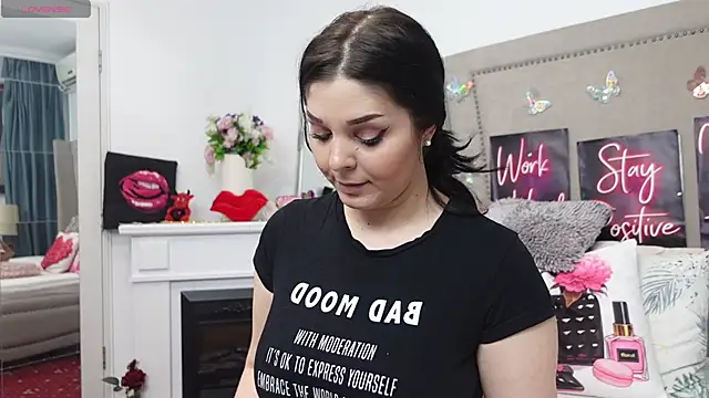 LexyRene online show from March 18, 11:35 am