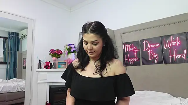 Snapshot of LexyRene chatting on June 6, 11:59 am LexyRene online show from June 6, 11:59 am