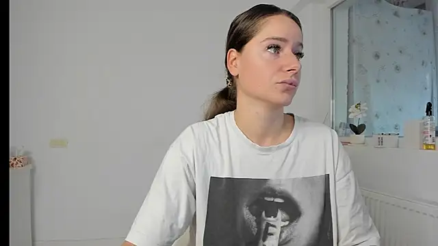 Snapshot of DiamondKay chatting on November 14, 7:56 am DiamondKay online show from November 14, 7:56 am