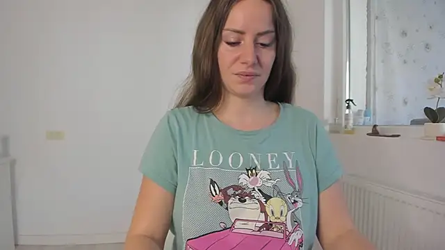 DiamondKay online show from February 12, 8:25 am