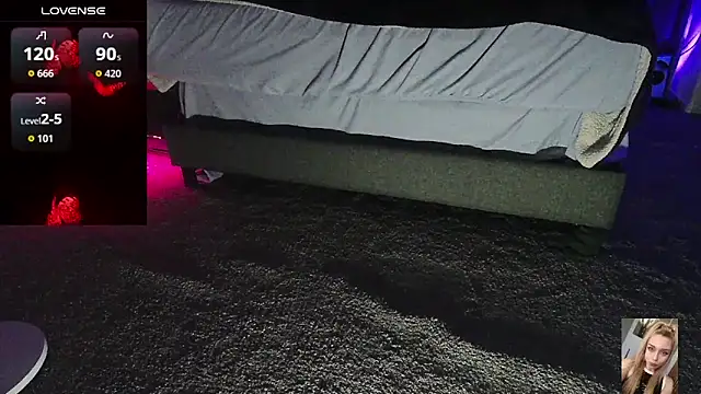 Blondiewithanass online show from March 12, 2:10 pm