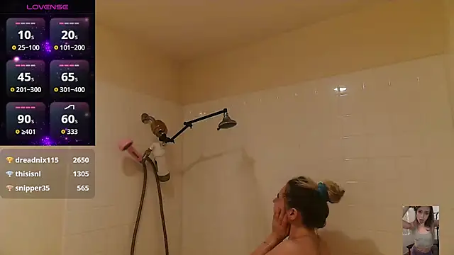 Blondiewithanass online show from December 1, 2:12 am