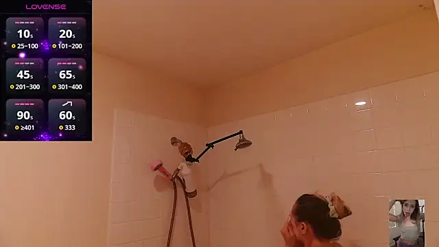 Blondiewithanass online show from December 19, 3:54 am