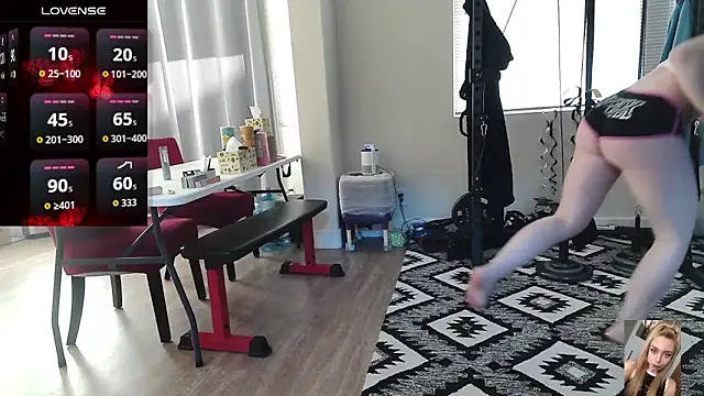 Blondiewithanass online show from April 24, 2:19 pm