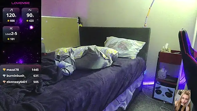 Blondiewithanass online show from November 5, 2:03 am