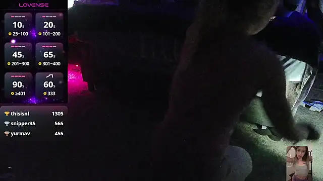 Blondiewithanass online show from November 29, 1:33 pm