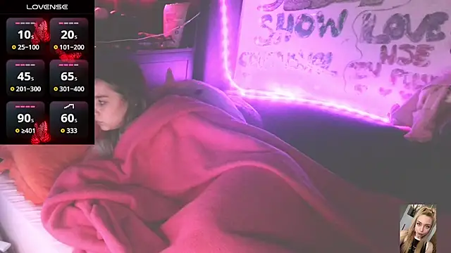 Blondiewithanass online show from February 24, 6:53 pm