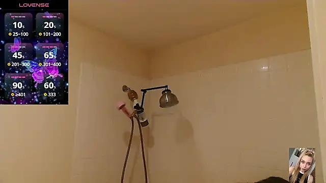 Blondiewithanass online show from February 5, 3:35 am