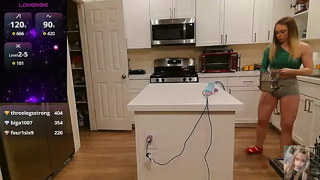 Blondiewithanass online show from October 29, 1:48 am