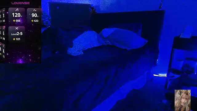 Blondiewithanass online show from January 17, 5:00 am