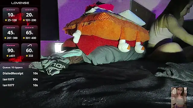 Blondiewithanass online show from April 16, 9:39 pm