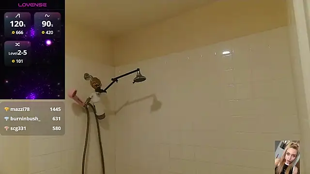 Blondiewithanass online show from November 13, 9:46 am