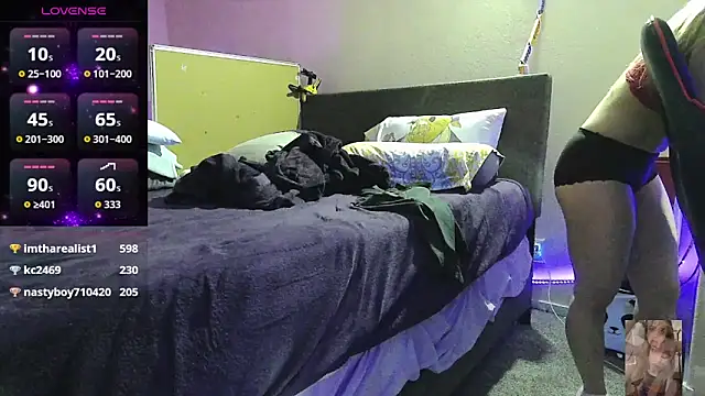 Blondiewithanass online show from October 24, 1:37 am