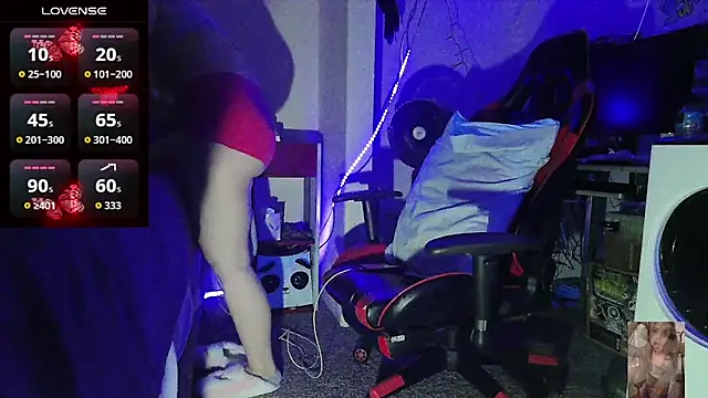 Blondiewithanass online show from March 1, 3:56 pm