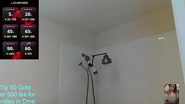 Snapshot of Blondiewithanass chatting on June 25, 7:19 pm Blondiewithanass online show from June 25, 7:19 pm