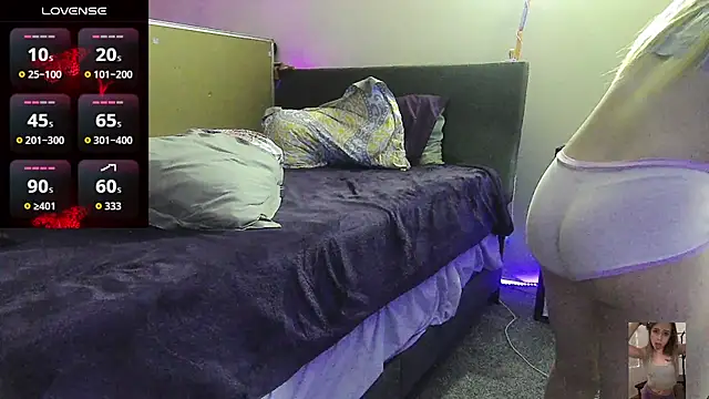 Blondiewithanass online show from February 24, 5:52 am