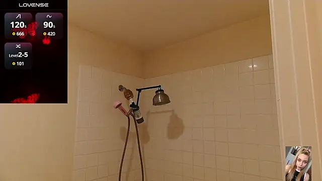 Blondiewithanass online show from April 5, 5:36 am