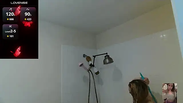 Snapshot of Blondiewithanass chatting on July 11, 12:00 am Blondiewithanass online show from July 11, 12:00 am