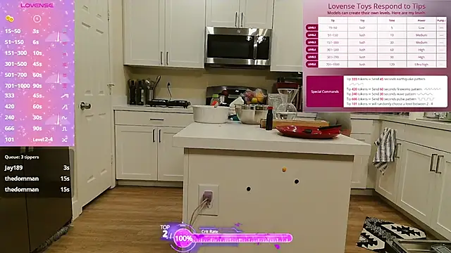 Snapshot of Blondiewithanass chatting on March 21, 9:45 am Blondiewithanass online show from March 21, 9:45 am