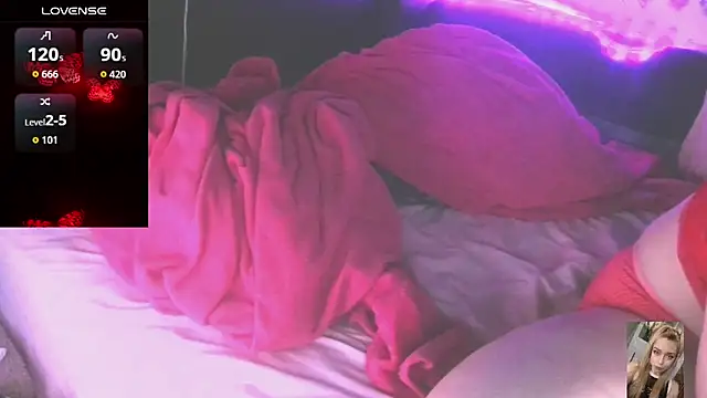 Blondiewithanass online show from March 17, 6:11 pm