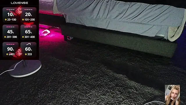 Blondiewithanass online show from March 13, 3:39 pm