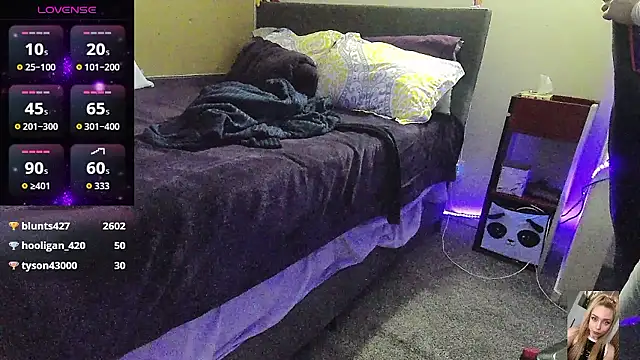 Blondiewithanass online show from January 19, 6:06 am