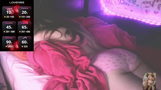 Blondiewithanass online show from February 18, 4:36 pm