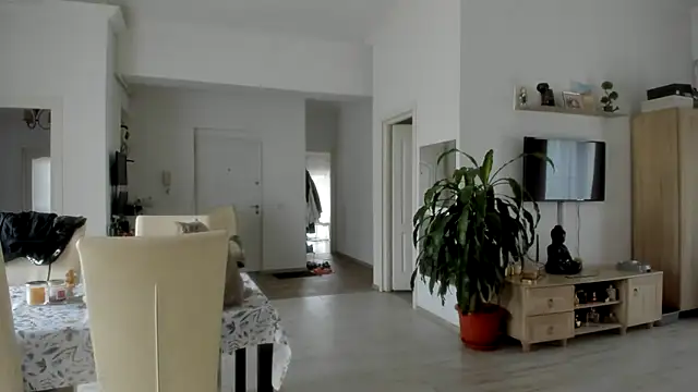 woolfiie online show from February 6, 9:05 am