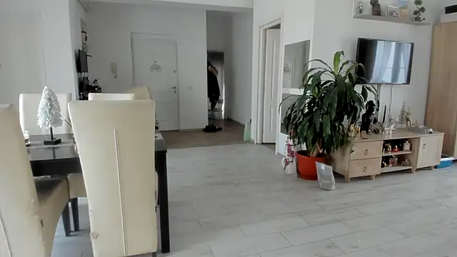 woolfiie online show from December 15, 8:53 am