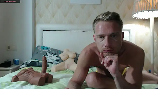 Snapshot of JessicaSteve chatting on October 29, 3:33 pm JessicaSteve online show from October 29, 3:33 pm