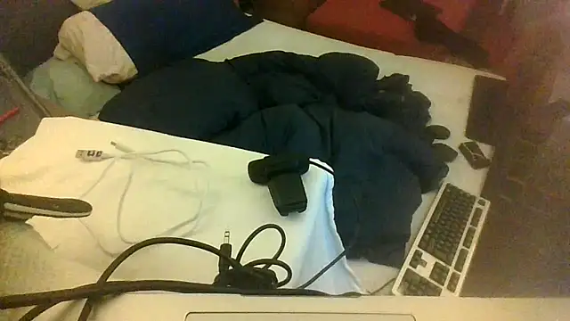 Snapshot of londonfuckwhore chatting on January 16, 2:09 am londonfuckwhore online show from January 16, 2:09 am