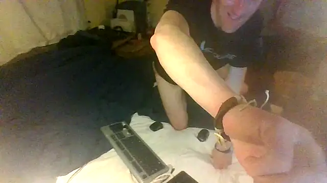 Snapshot of londonfuckwhore chatting on January 14, 9:20 pm londonfuckwhore online show from January 14, 9:20 pm