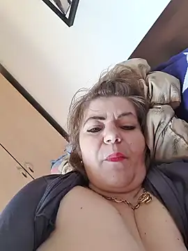 Snapshot of cindybbwsquirt chatting on February 21, 2:16 pm cindybbwsquirt online show from February 21, 2:16 pm