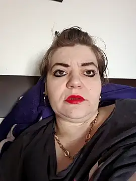 Snapshot of cindybbwsquirt chatting on February 24, 5:22 am cindybbwsquirt online show from February 24, 5:22 am