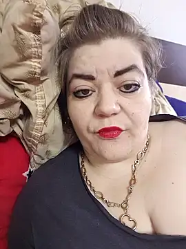 Snapshot of cindybbwsquirt chatting on March 5, 4:24 am cindybbwsquirt online show from March 5, 4:24 am