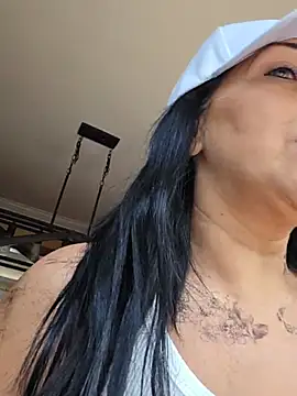 Snapshot of LittleMissEeve chatting on June 7, 4:34 pm LittleMissEeve online show from June 7, 4:34 pm