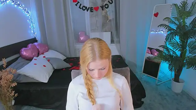 Laly Peach online show from February 17, 7:23 pm