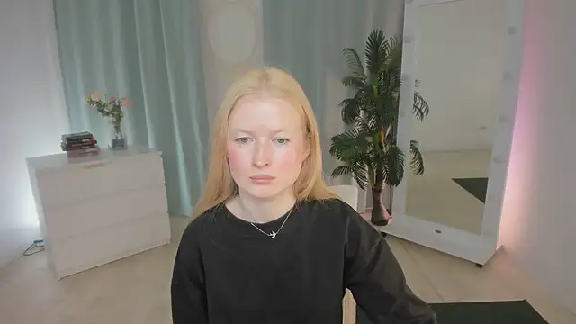 Laly Peach online show from June 16, 11:54 am