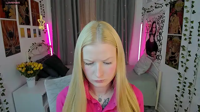 Laly Peach online show from October 18, 3:58 pm