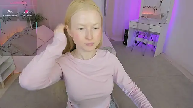 Laly Peach online show from June 17, 10:47 am