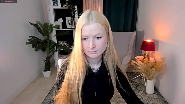 Laly Peach online show from March 28, 4:41 pm