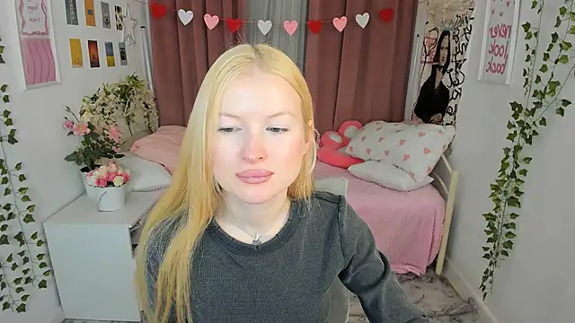 Laly Peach online show from February 12, 8:36 am