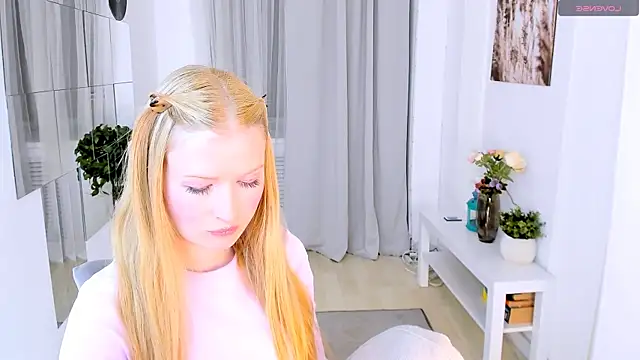 Laly Peach online show from October 7, 4:08 pm