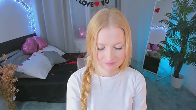 Laly Peach online show from February 17, 4:17 pm