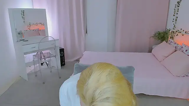 Laly Peach online show from May 28, 8:22 am