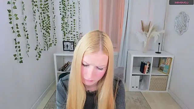 Laly Peach online show from October 1, 11:36 am